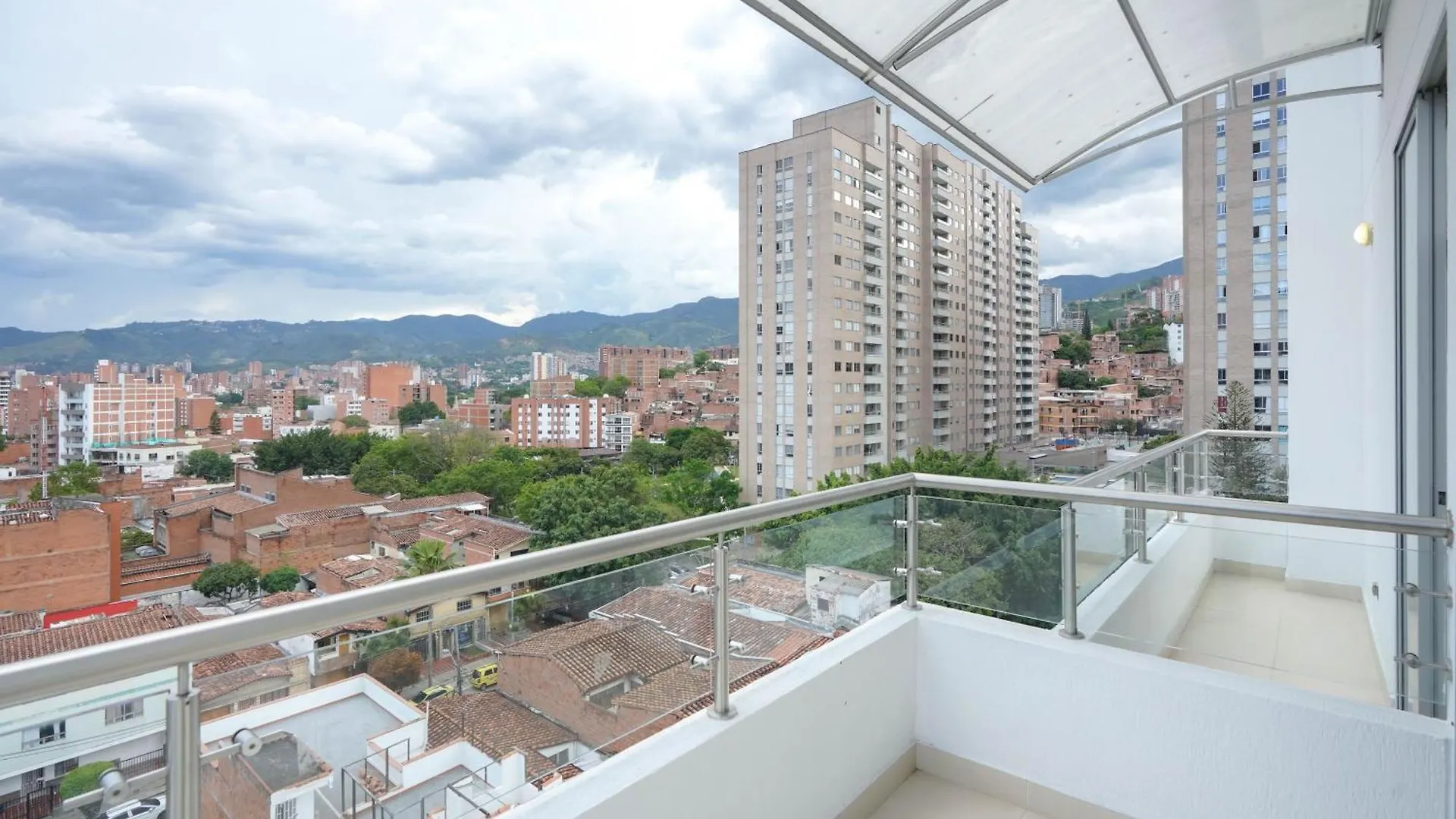 Torre Ginebra Apartment Medellin