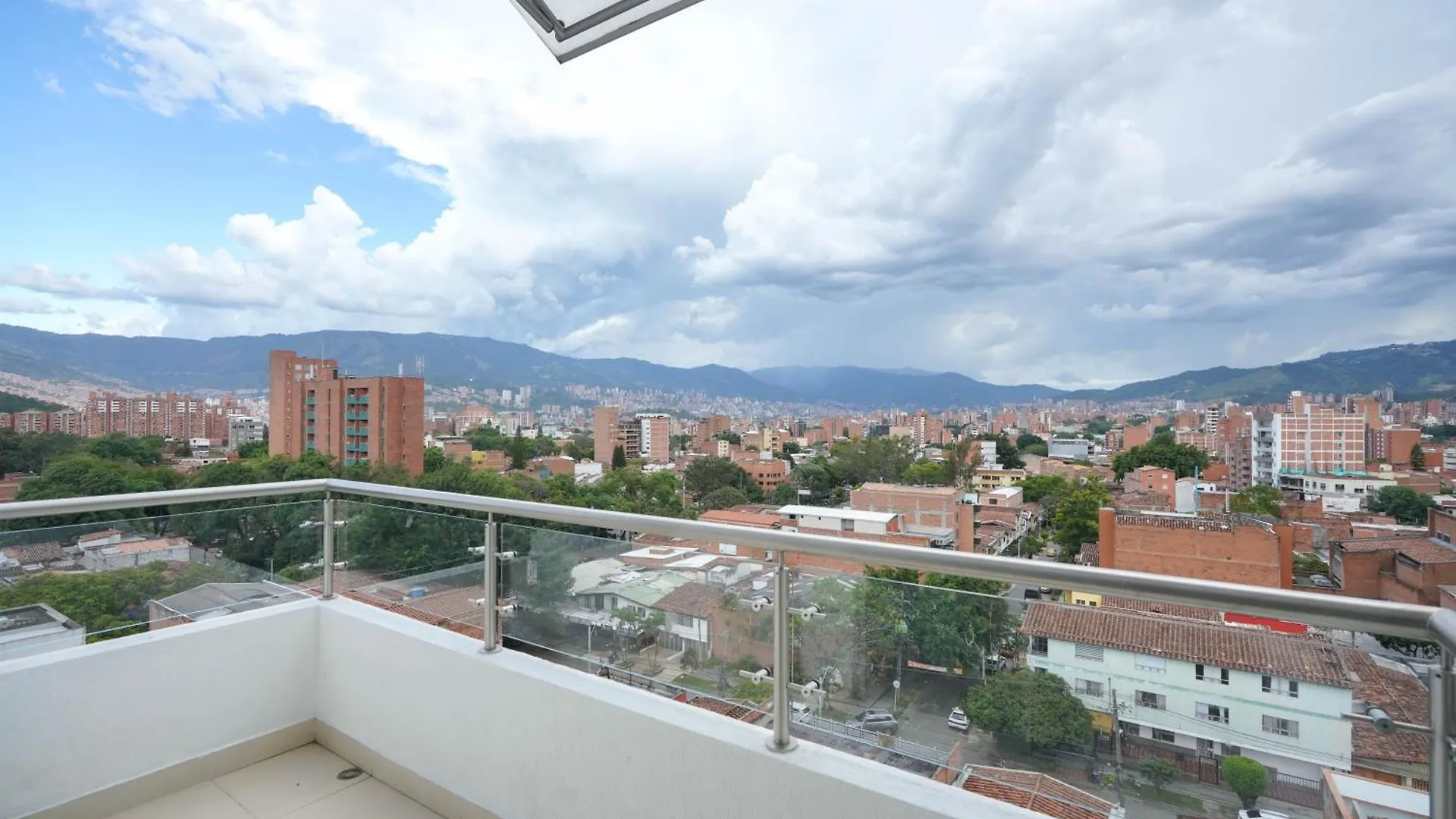 Torre Ginebra Apartment Medellin
