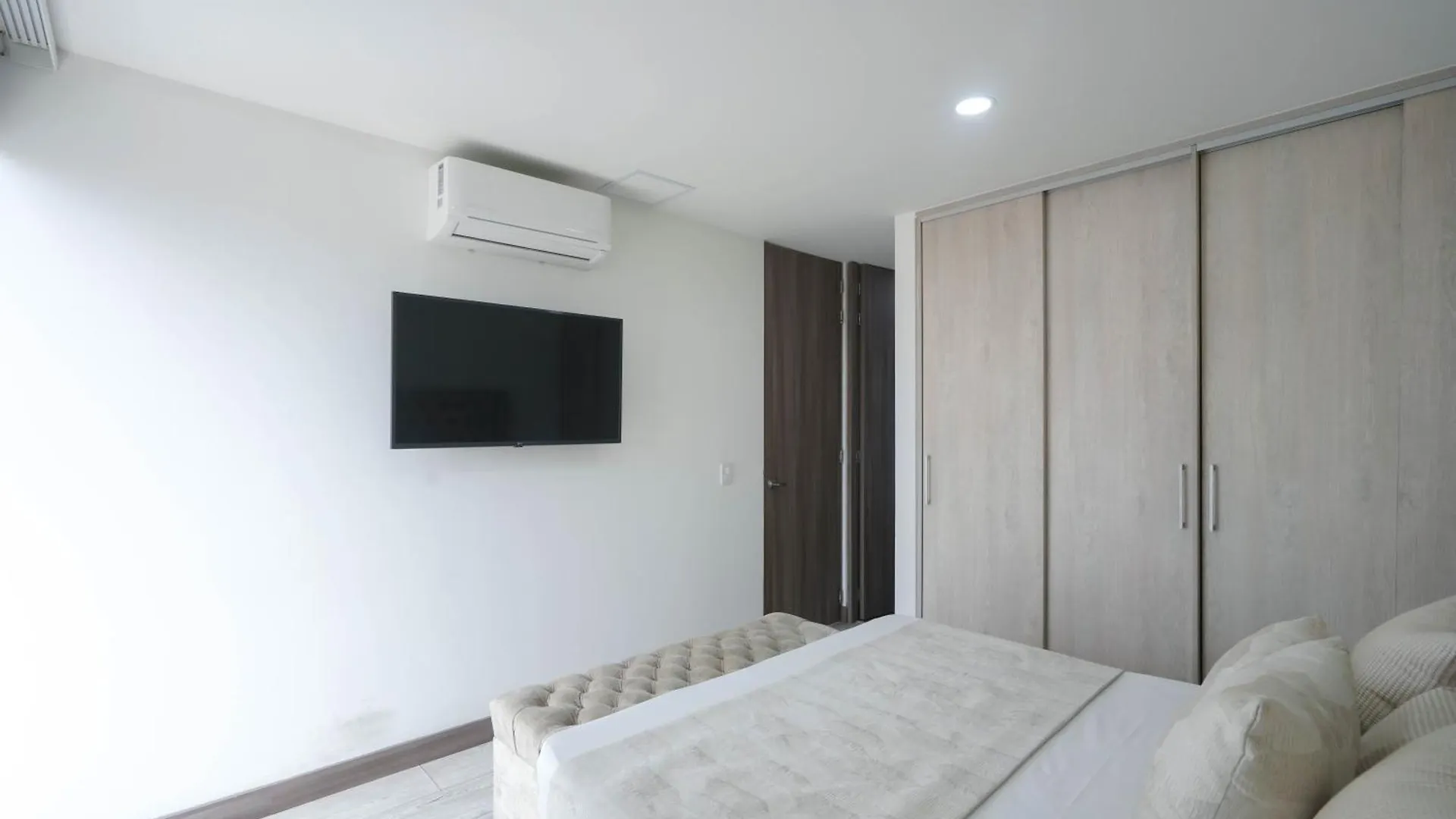 Torre Ginebra Apartment Medellin