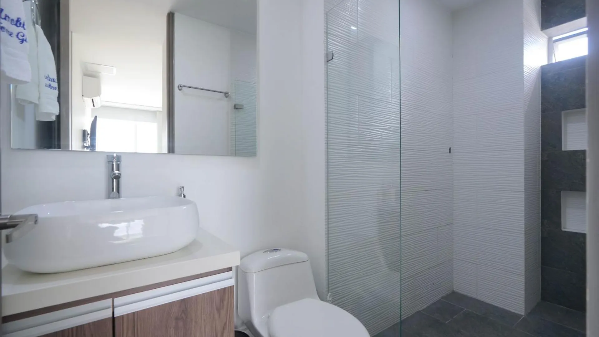 Torre Ginebra Apartment Medellin Colombia