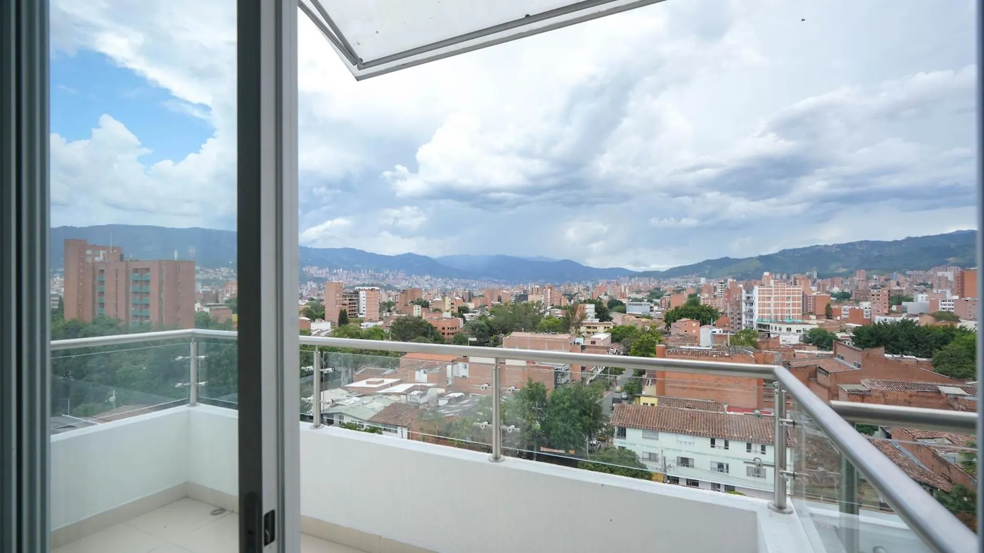 Torre Ginebra Apartment Medellin Colombia