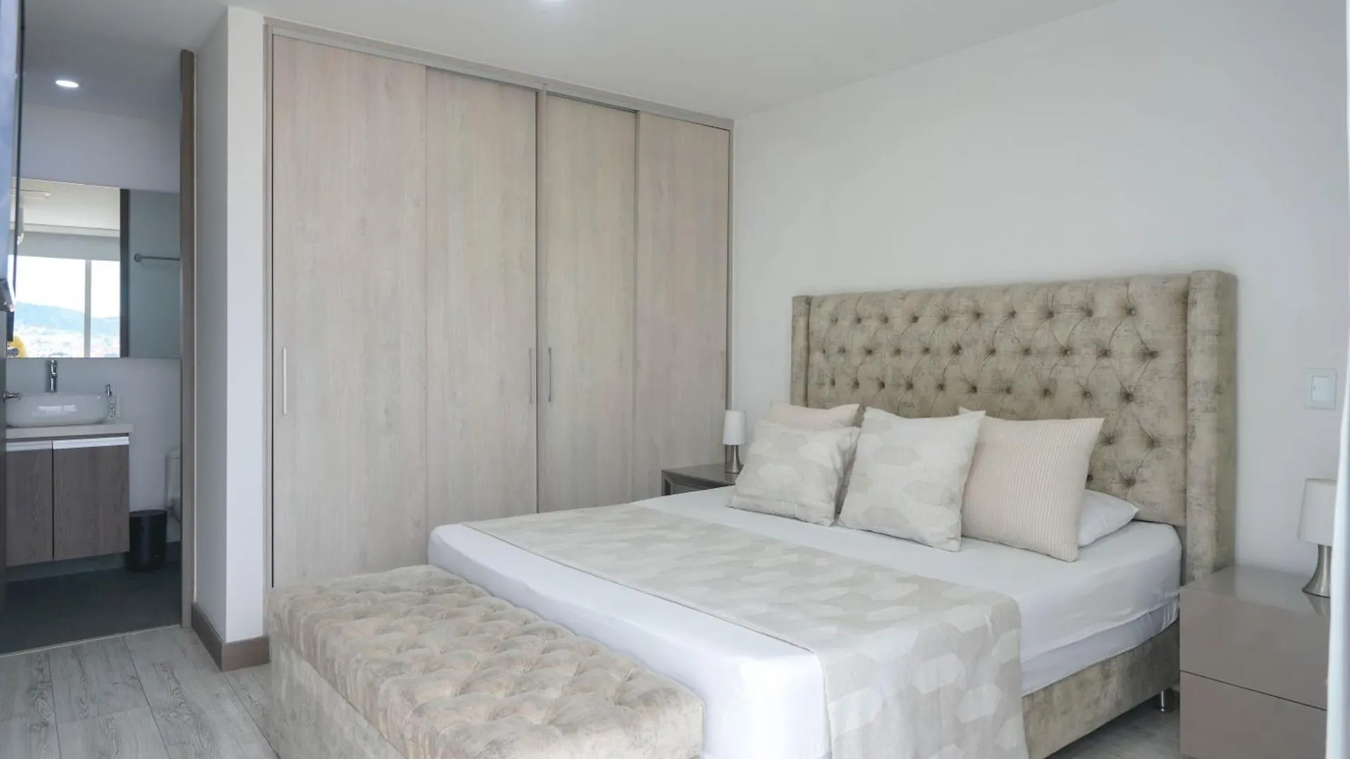 Torre Ginebra Apartment Medellin